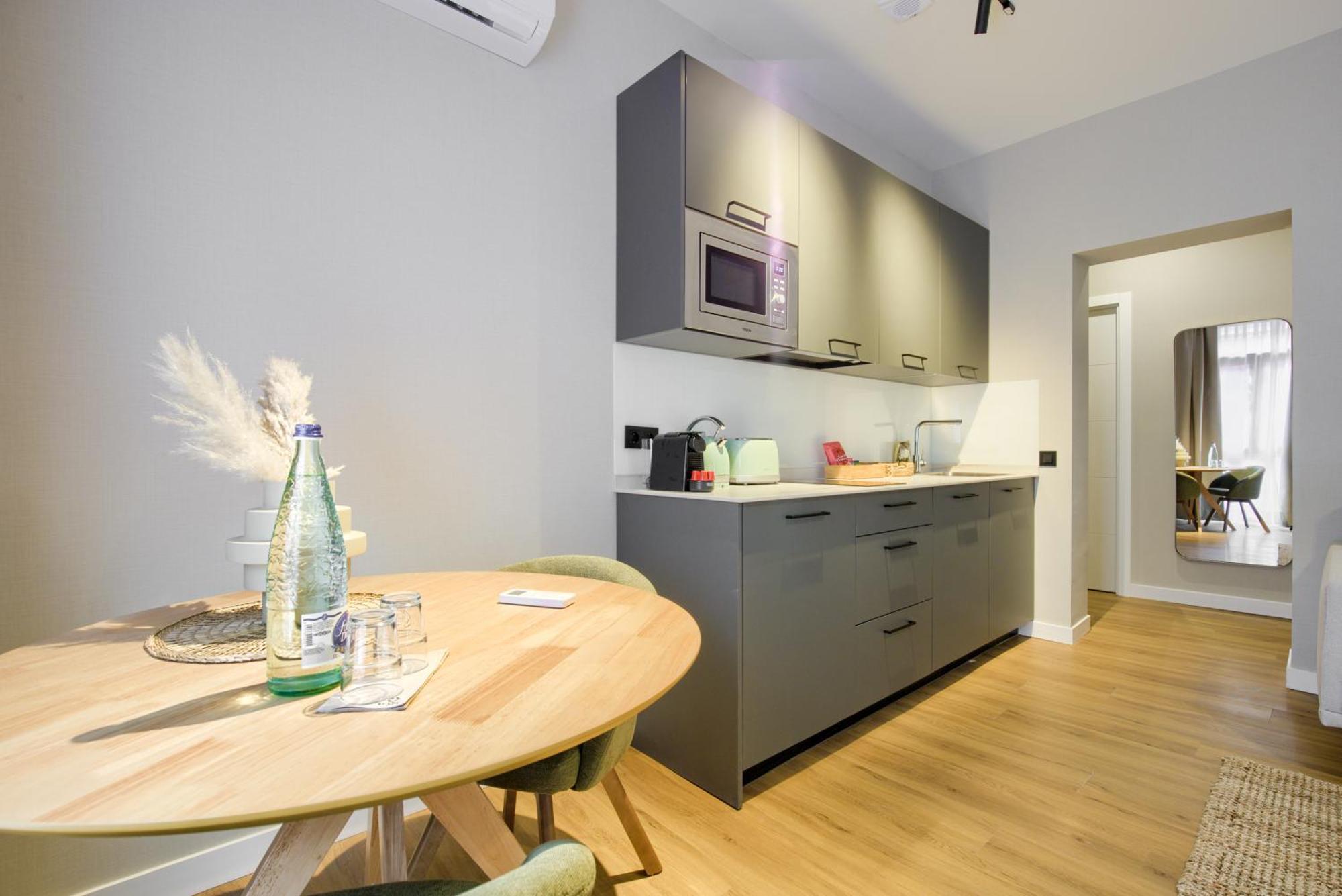 Dobo Madrid Justicia Apartment Room photo