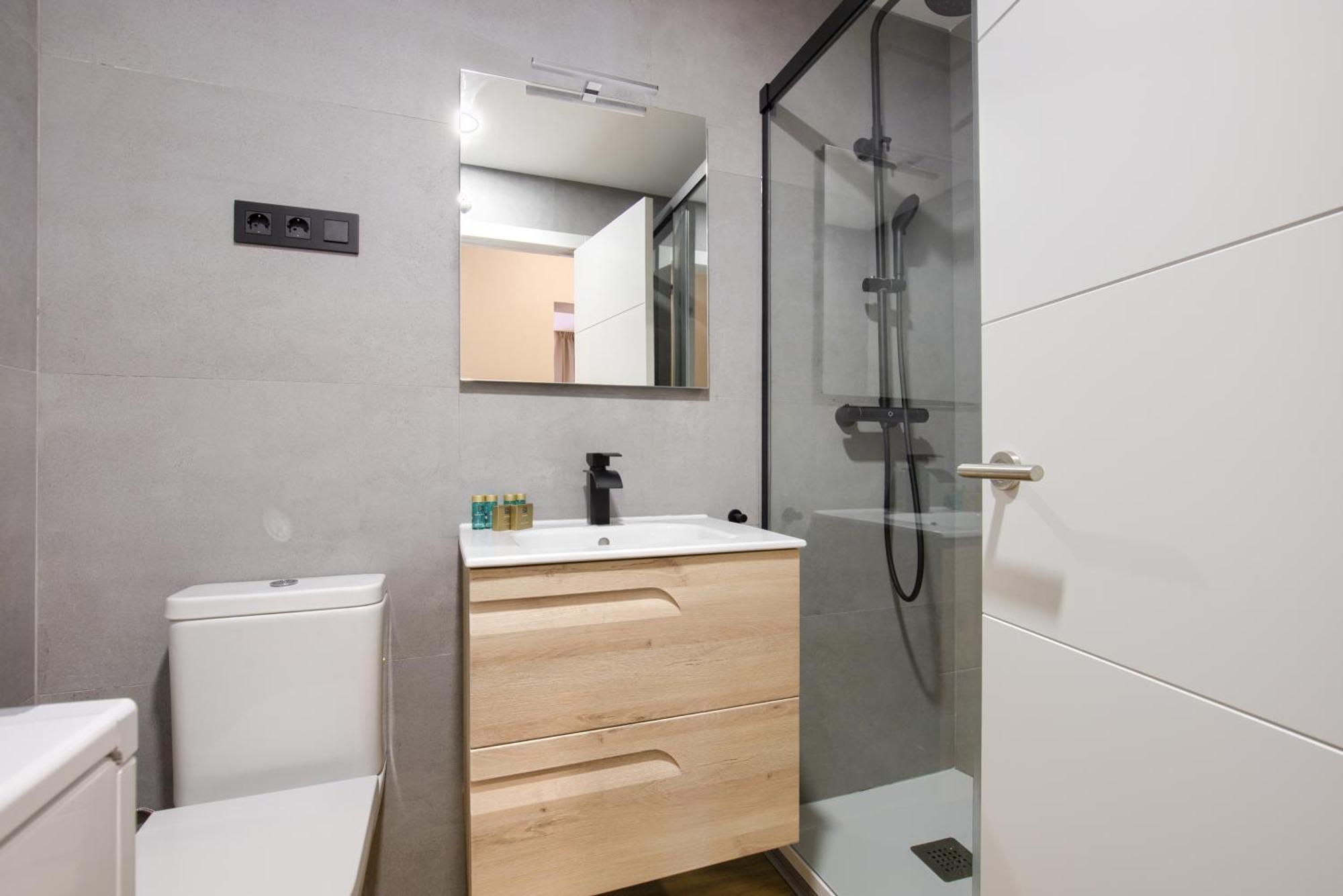 Dobo Madrid Justicia Apartment Room photo